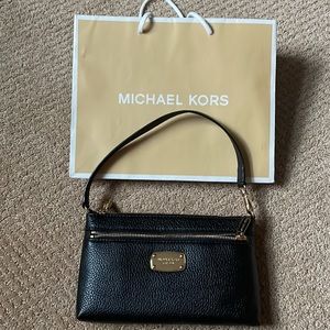 Michael Kors mini purse/wristlet combo. NWT. Never used.